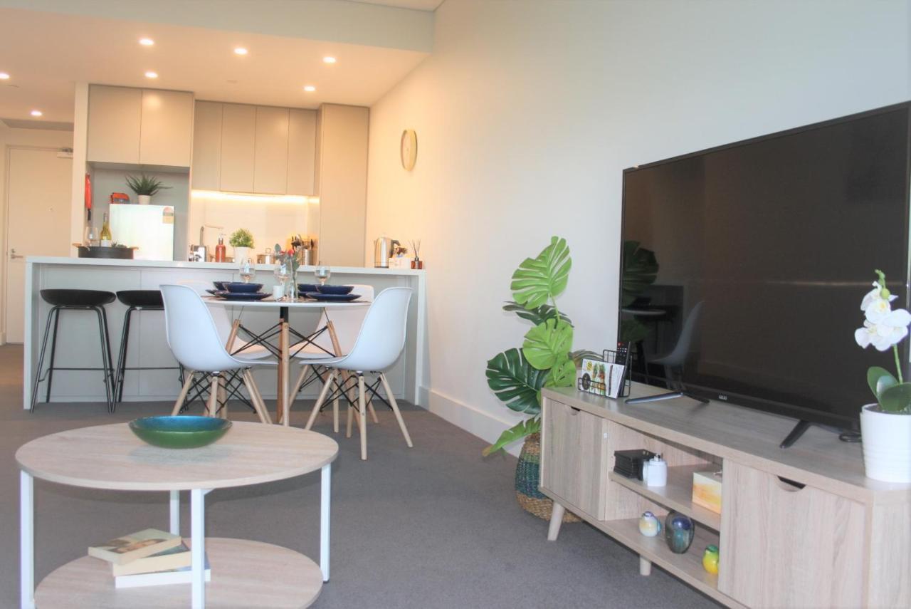 Stunning Views Sydney Olympic Park Apartment Exterior photo