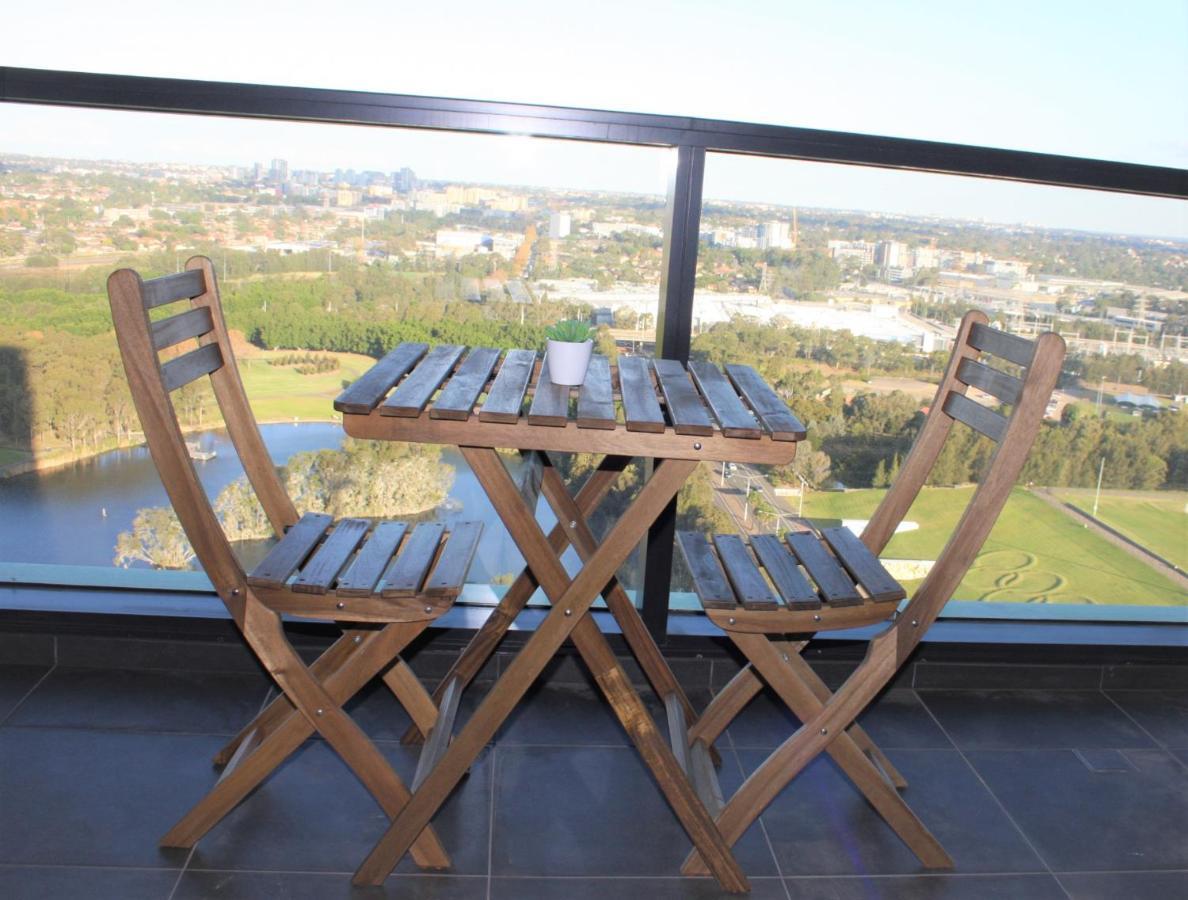 Stunning Views Sydney Olympic Park Apartment Exterior photo